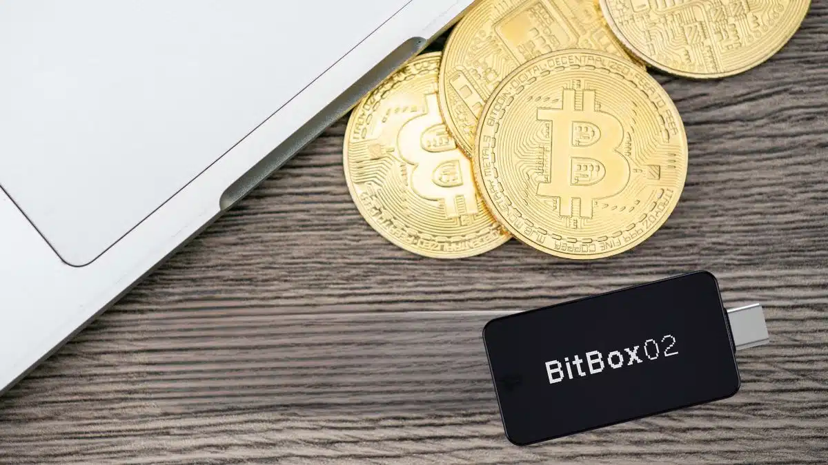 Bitcoin auf Hardware-Wallet übertragen – so einfach geht das
